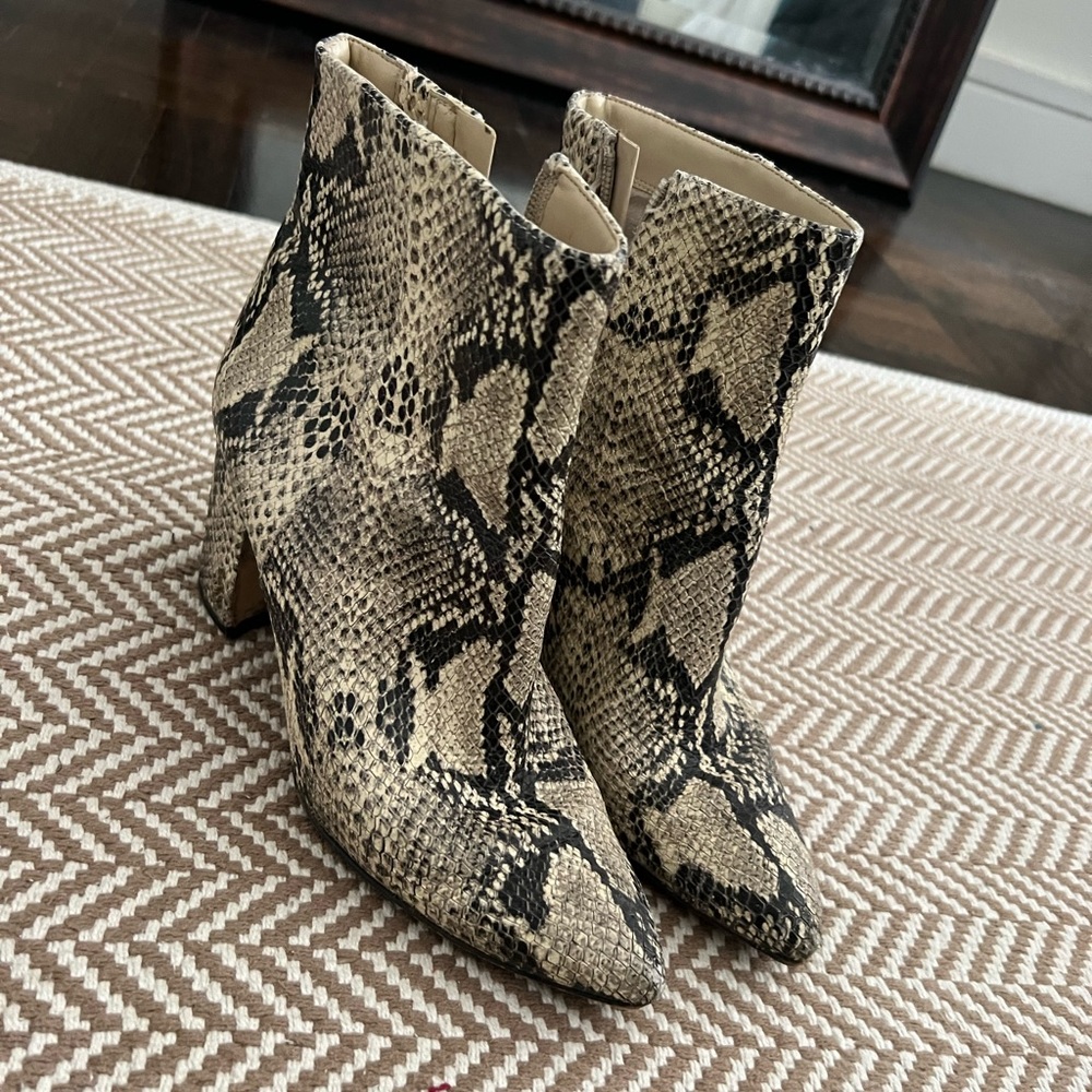 Sam Edelman Snake skin leather booties - 6.5